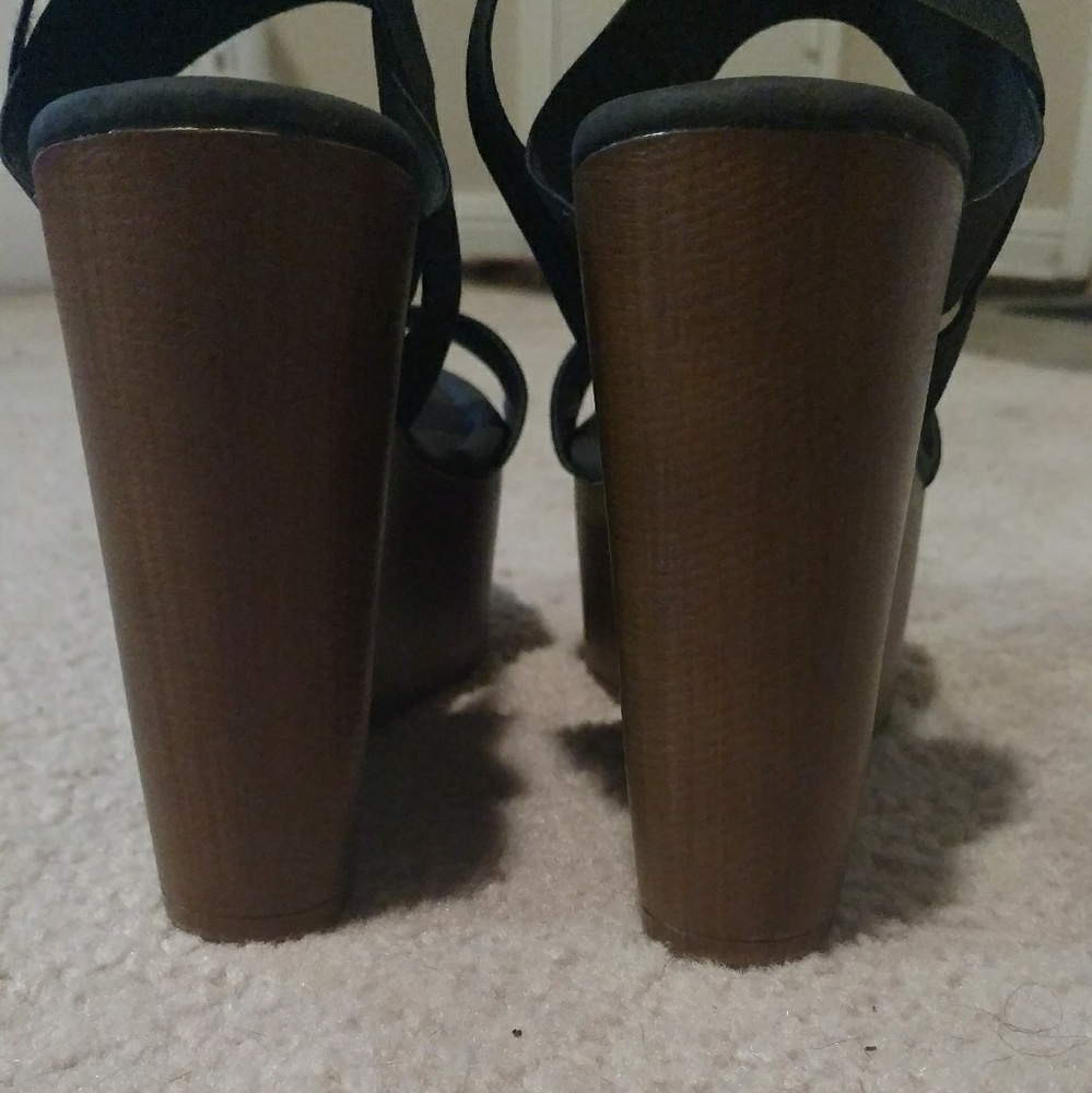 Steve Madden - Picture 2 of 4